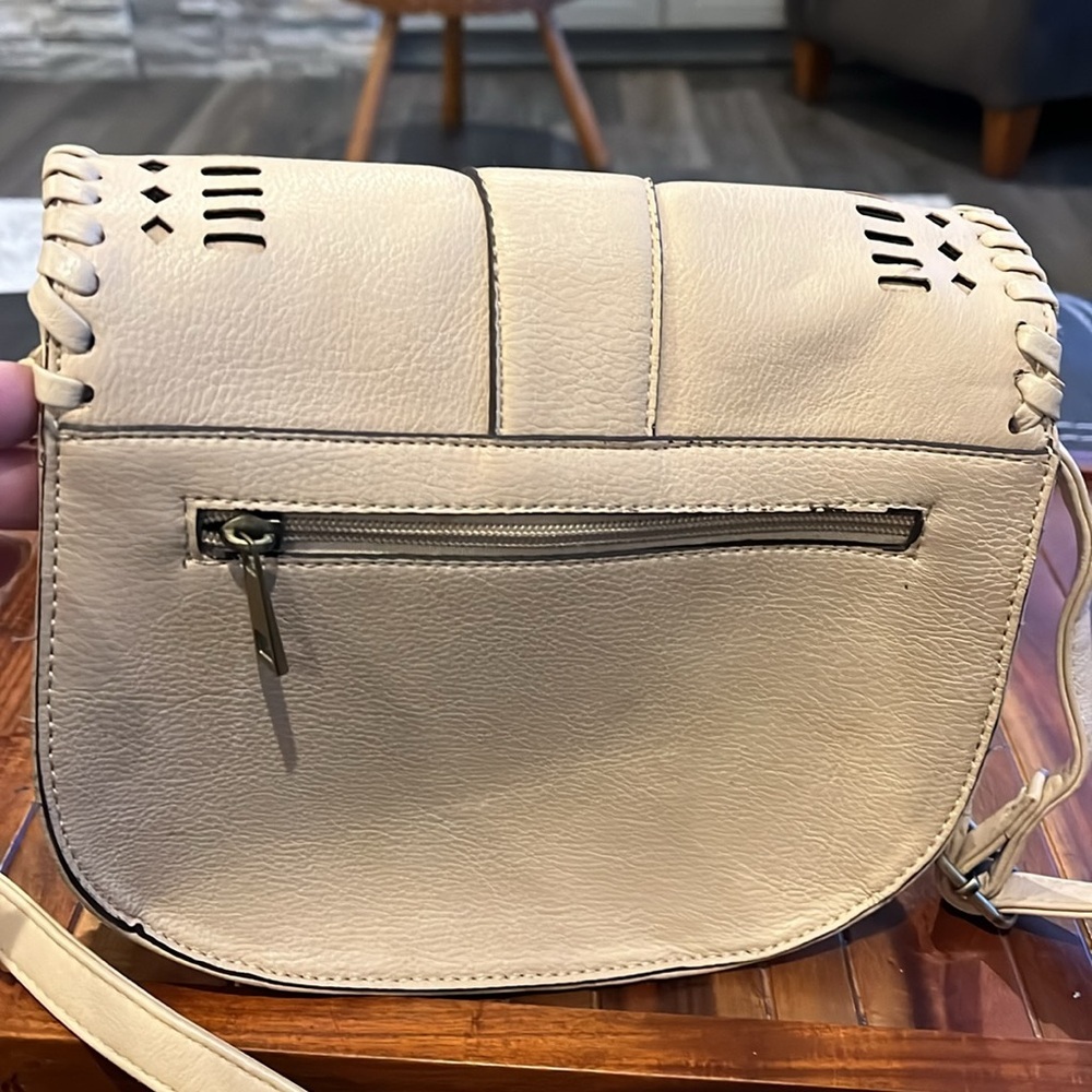 Street Level Crossbody - Picture 3 of 5